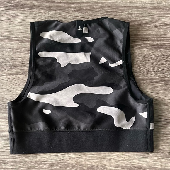 Ultracor knockout black camo star cropped tank/ sports bra top - Picture 4 of 7